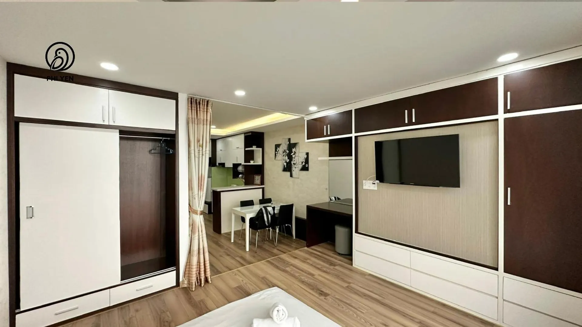 Phi Yen 60 Tran Phu Apartment 나트랑