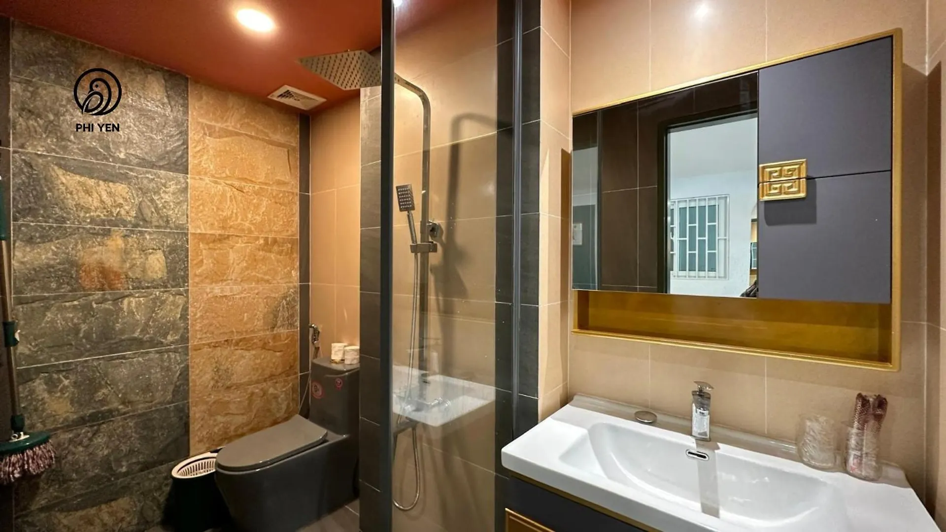 Phi Yen 60 Tran Phu Apartment 나트랑 0*,  베트남