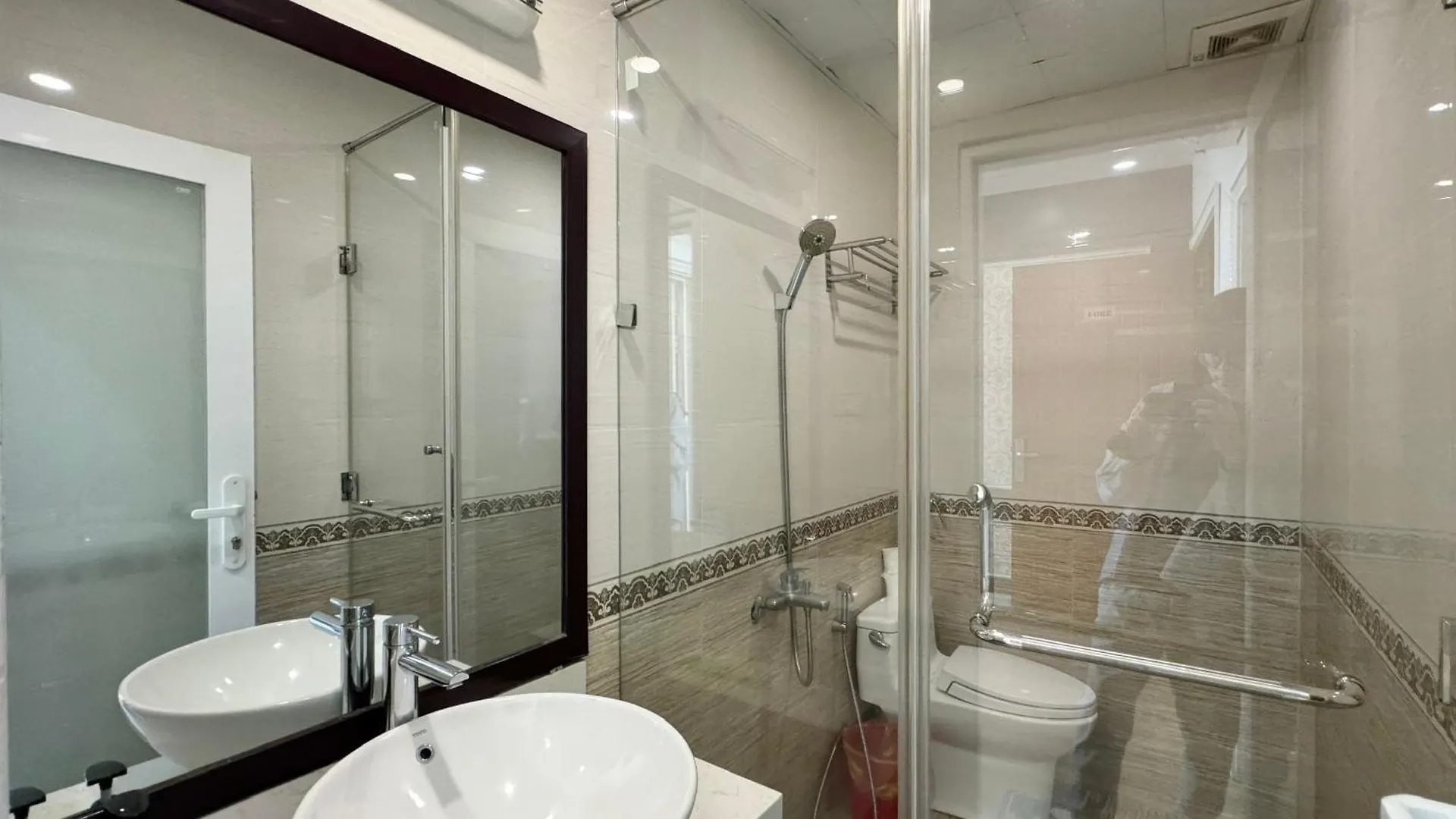 Phi Yen 60 Tran Phu Apartment 나트랑